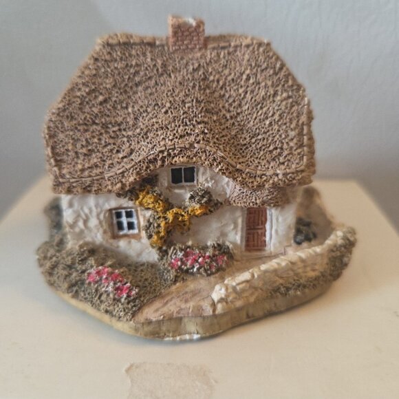 Clover Cottage Lilliput Lane Ltd in Original Box with Deed Certificate 1988 - Picture 2 of 12